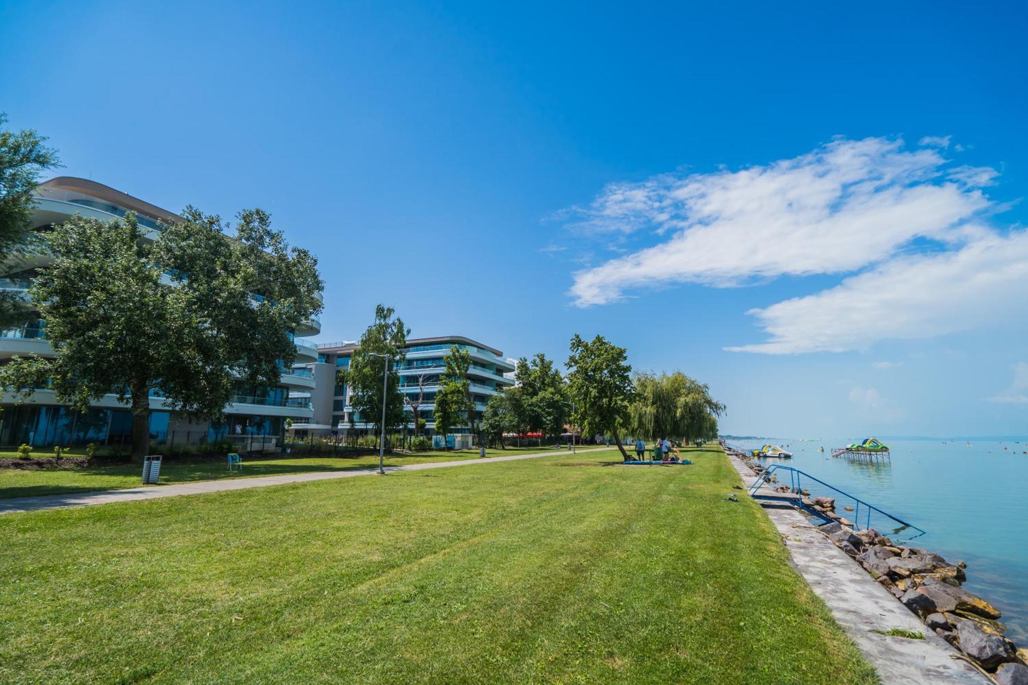 Myflat Wave 36 Suite Siofok Exterior photo